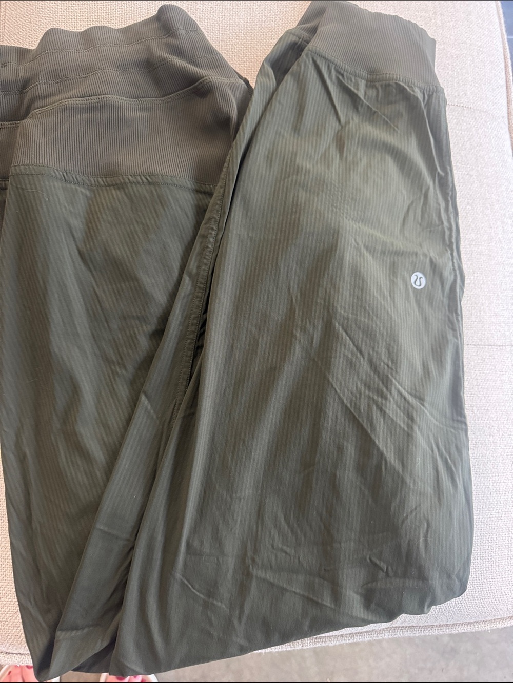 lululemon athletica women’s Olive Green studio jogger Pants 12 tall
